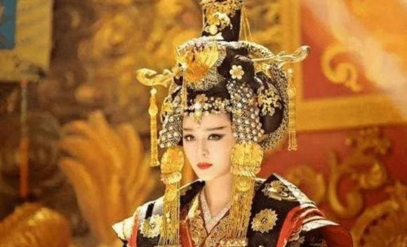 Võ Tắc Thiên trẻ đẹp, sao Lý Thế Dân không bao giờ chạm vào nàng? Vo Tac Thien tre dep, sao Ly The Dan khong bao gio cham vao nang?