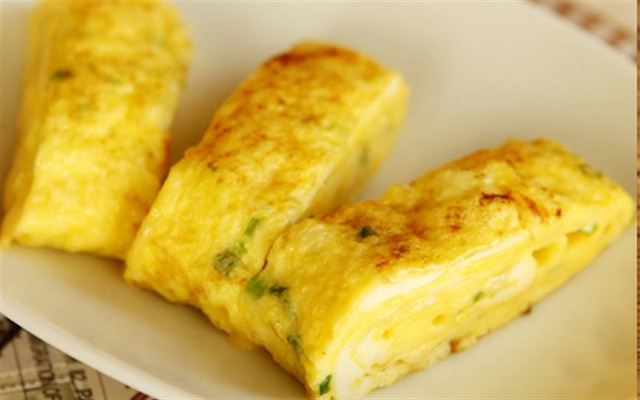 Bí kíp rán trứng vàng xốp, thơm ngon chiều lòng cả người khó tính nhất - Hình 2 Bi kip ran trung vang xop, thom ngon chieu long ca nguoi kho tinh nhat-Hinh-2