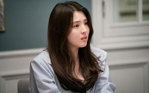Mang sổ đỏ tỏ tình với bạn gái, nào ngờ cô ấy ném trả lại Mang so do to tinh voi ban gai, nao ngo co ay nem tra lai