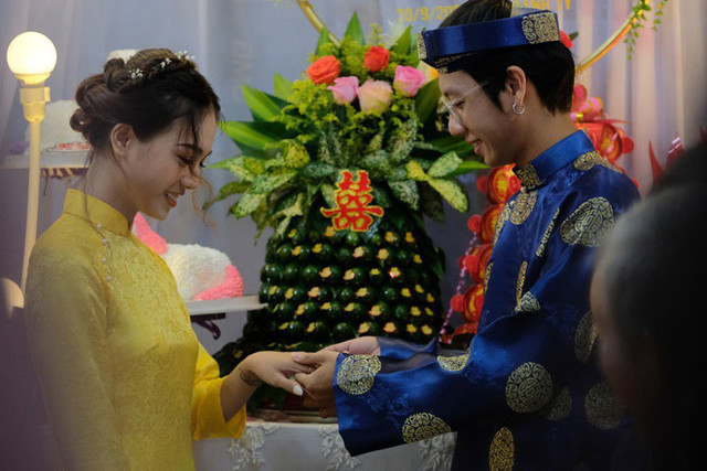 Đặt gạch từ năm 3 tuổi, 23 năm sau cưới được vợ xinh như hoa - Hình 4 Dat gach tu nam 3 tuoi, 23 nam sau cuoi duoc vo xinh nhu hoa-Hinh-4