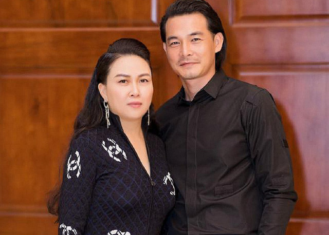 Quách Ngọc Ngoan, Phượng Chanel "mâu thuẫn" khi khai tuổi con chung - Hình 3 Quach Ngoc Ngoan, Phuong Chanel