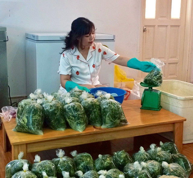 Món rau nhà nghèo thành đặc sản, chị em lùng mua tích trữ - Hình 2 Mon rau nha ngheo thanh dac san, chi em lung mua tich tru-Hinh-2