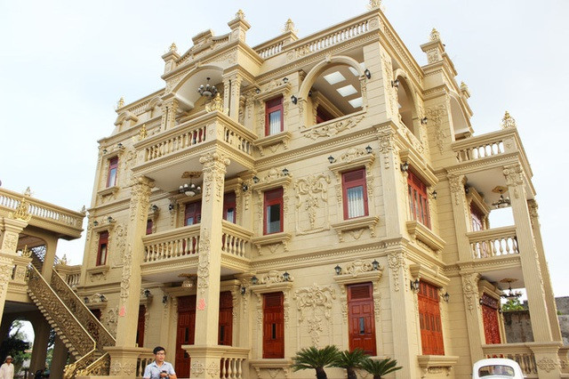 Đại gia Việt đua nhau xây lâu đài dát vàng, nội thất toàn gỗ quý - Hình 7 Dai gia Viet dua nhau xay lau dai dat vang, noi that toan go quy-Hinh-7