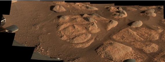 Tàu thăm dò của NASA phát hiện các tảng đá bí ẩn Tau tham do cua NASA phat hien cac tang da bi an