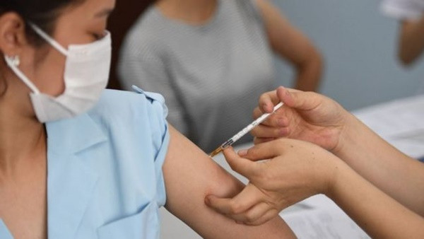 7 việc không nên làm khi tiêm chủng vaccine COVID-19 để bảo vệ sức khỏe - Hình 4 7 viec khong nen lam khi tiem chung vaccine COVID-19 de bao ve suc khoe-Hinh-4