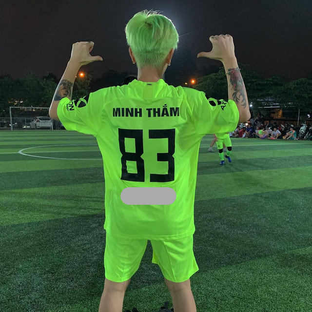 Lại thêm hint Decao đang hẹn hò cô chủ shop xinh đẹp - Hình 2 Lai them hint Decao dang hen ho co chu shop xinh dep-Hinh-2