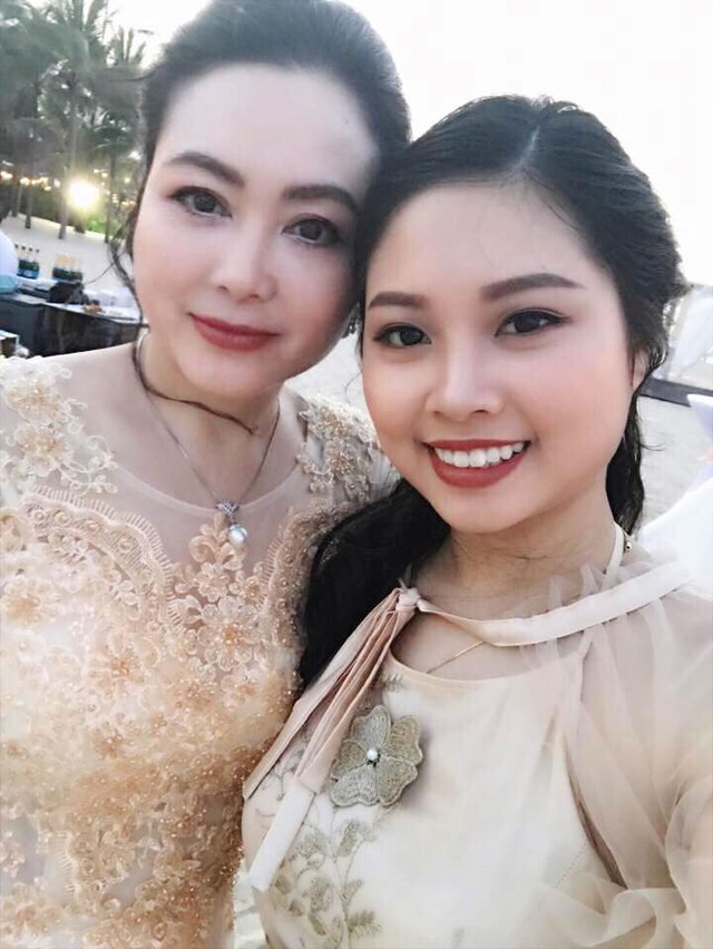 Ngoại hình trẻ đẹp ở tuổi 55 của mẹ ruột Hằng Túi - Hình 2 Ngoai hinh tre dep o tuoi 55 cua me ruot Hang Tui-Hinh-2