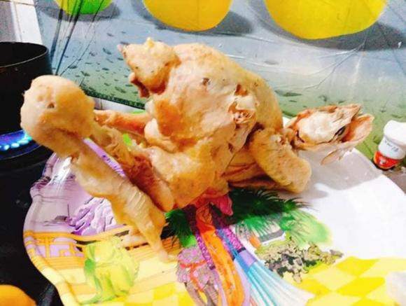 Khoe ảnh mâm gà cúng, cô gái khiến dân tình ngao ngán - Hình 8 Khoe anh mam ga cung, co gai khien dan tinh ngao ngan-Hinh-8
