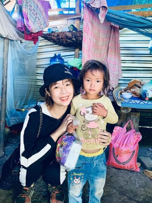 Biên tập viên Hoa Lài : Cô gái viết nên câu chuyện của tình người - Hình 2 Bien tap vien Hoa Lai : Co gai viet nen cau chuyen cua tinh nguoi-Hinh-2