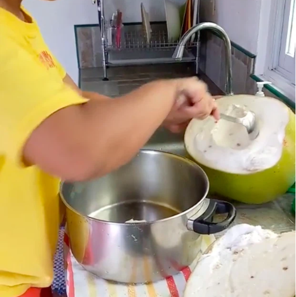 Loại quả lạ to như bưởi nhưng vỏ cứng giống dừa: Dùng trị nhiều bệnh - Hình 2 Loai qua la to nhu buoi nhung vo cung giong dua: Dung tri nhieu benh-Hinh-2