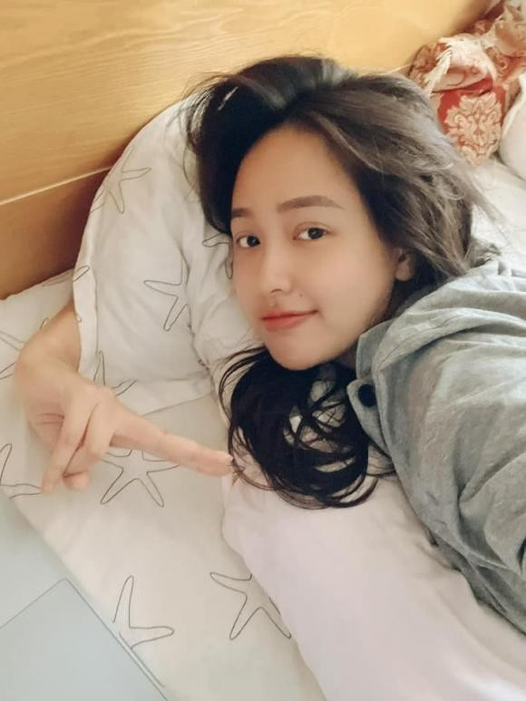 Mai Phương Thuý được mẹ khuyên không nên khoe mặt mộc - Hình 2 Mai Phuong Thuy duoc me khuyen khong nen khoe mat moc-Hinh-2