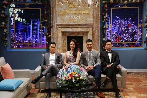 Diễn viên Việt Anh hết ngại cảnh hôn nhờ Quỳnh Nga - Hình 2 Dien vien Viet Anh het ngai canh hon nho Quynh Nga-Hinh-2