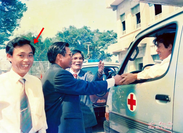 Lan truyền hình ảnh đại gia Dũng Lò Vôi thời ô kìa - Hình 2 Lan truyen hinh anh dai gia Dung Lo Voi thoi o kia-Hinh-2