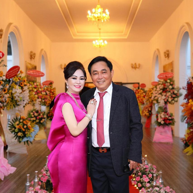 Lan truyền hình ảnh đại gia Dũng Lò Vôi thời ô kìa - Hình 3 Lan truyen hinh anh dai gia Dung Lo Voi thoi o kia-Hinh-3