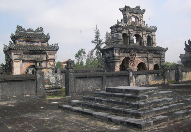 Cuộc đời vị vua bị giam cầm và bỏ đói chỉ sau 3 ngày lên ngôi - Hình 2 Cuoc doi vi vua bi giam cam va bo doi chi sau 3 ngay len ngoi-Hinh-2