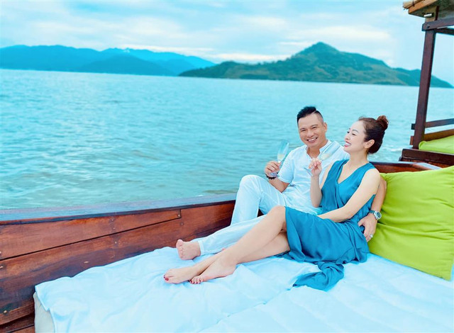 Chồng hoa hậu Jennifer Phạm gây ngỡ ngàng với đầu không tóc - Hình 3 Chong hoa hau Jennifer Pham gay ngo ngang voi dau khong toc-Hinh-3