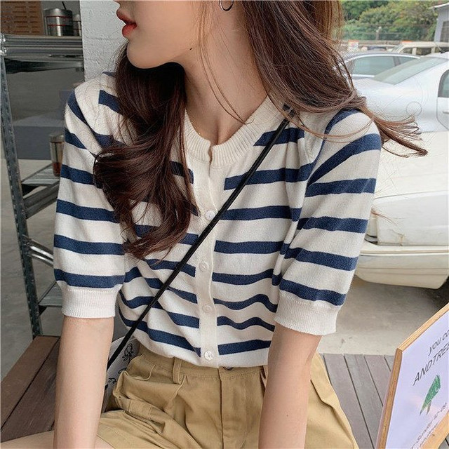 4 kiểu đồ len nên sắm, về vừa dễ mix đồ vừa phong cách - Hình 3 4 kieu do len nen sam, ve vua de mix do vua phong cach-Hinh-3