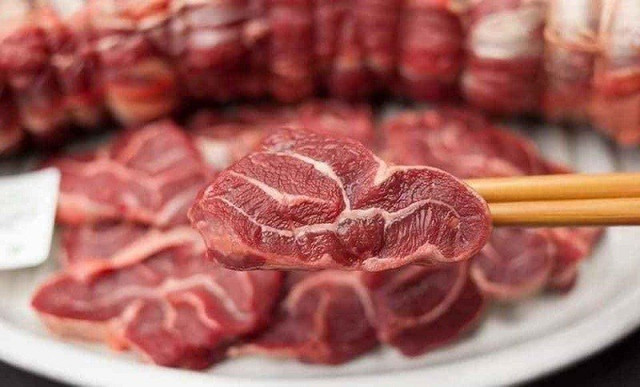 Mẹo chọn thịt bò tươi ngon, không nhầm lẫn với thịt lợn tẩm màu Meo chon thit bo tuoi ngon, khong nham lan voi thit lon tam mau