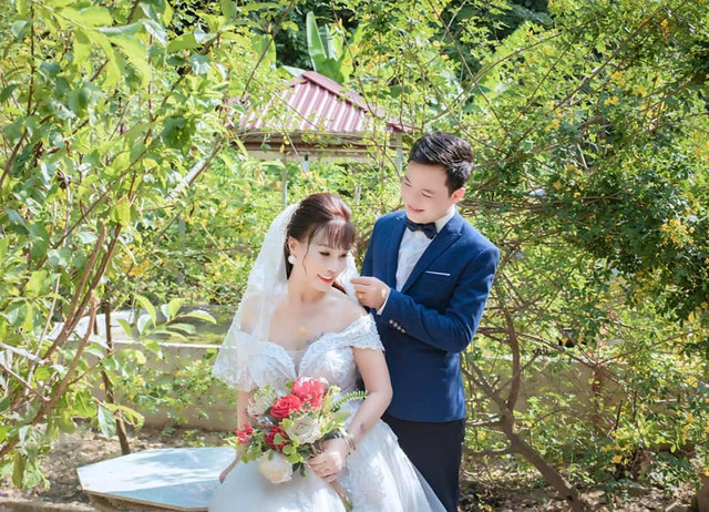 Tung ảnh 3 năm ngày cưới, cô dâu 64 tuổi bị mắng sốc óc - Hình 6 Tung anh 3 nam ngay cuoi, co dau 64 tuoi bi mang soc oc-Hinh-6