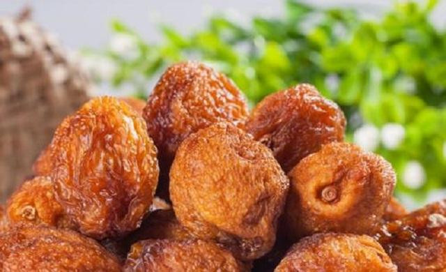 Châu Á có loại quả phải héo mới hái, bán hơn 700 nghìn/ kg Chau A co loai qua phai heo moi hai, ban hon 700 nghin/ kg