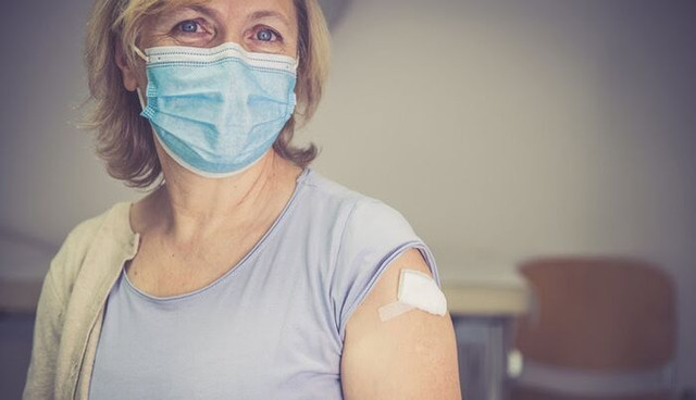 Tại sao phụ nữ gặp tác dụng phụ mạnh hơn khi tiêm vaccine COVID-19? - Hình 2 Tai sao phu nu gap tac dung phu manh hon khi tiem vaccine COVID-19?-Hinh-2