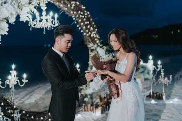 Ưng Hoàng Phúc tặng vợ chiếc nhẫn kim cương siêu to Ung Hoang Phuc tang vo chiec nhan kim cuong sieu to