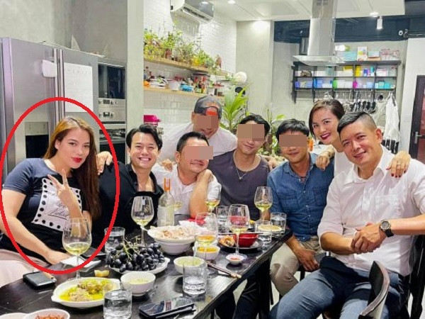 Trương Ngọc Ánh lộ thân hình to ngang ngửa "phi công" kém 14 tuổi Truong Ngoc Anh lo than hinh to ngang ngua