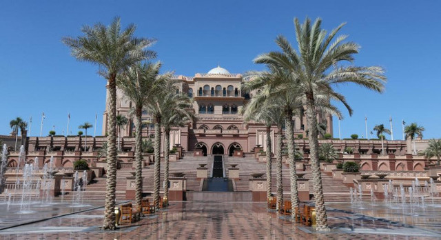 Choáng váng với độ giàu có của hoàng tử UAE - Hình 4 Choang vang voi do giau co cua hoang tu UAE-Hinh-4