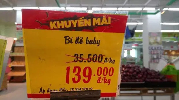 Những màn "gây lú" của hàng hoa quả vỉa hè - Hình 12 Nhung man