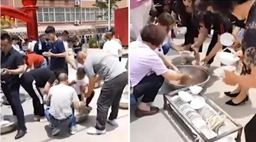 Cặp đôi mời bạn bè đến ăn cưới, tới nơi chỉ có đúng một nồi mỳ Cap doi moi ban be den an cuoi, toi noi chi co dung mot noi my