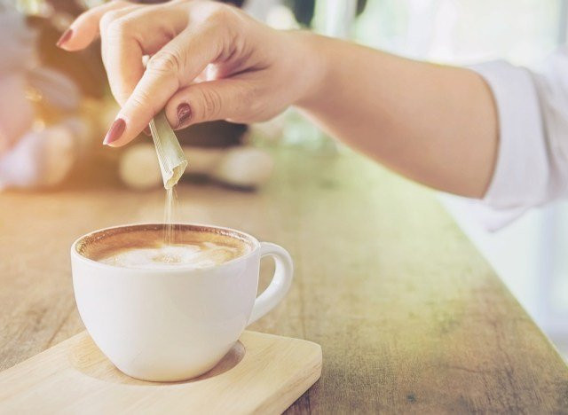 5 kiểu uống cà phê rút ngắn tuổi thọ của bạn - Hình 3 5 kieu uong ca phe rut ngan tuoi tho cua ban-Hinh-3