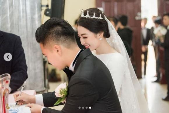 "Cô dâu đeo vàng trĩu cổ ở Nam Định" đăng full bộ ảnh cưới - Hình 2