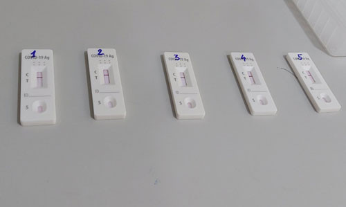 Cách sử dụng kit test SARS-CoV-2 tại nhà - Hình 2 Cach su dung kit test SARS-CoV-2 tai nha-Hinh-2