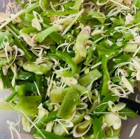 Bó rau khô như nắm rơm mà giá tận 500.000 đồng/kg - Hình 4 Bo rau kho nhu nam rom ma gia tan 500.000 dong/kg-Hinh-4