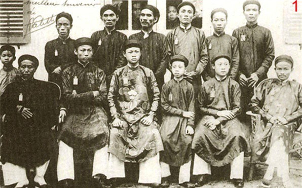 Vua Hàm Nghi giấu 1.000 thùng vàng ở chỗ nào ? - Hình 9 Vua Ham Nghi giau 1.000 thung vang o cho nao ?-Hinh-9