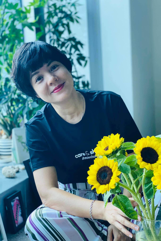 MC Diễm Quỳnh trẻ trung, sành điệu ở tuổi 49 - Hình 14 MC Diem Quynh tre trung, sanh dieu o tuoi 49-Hinh-14