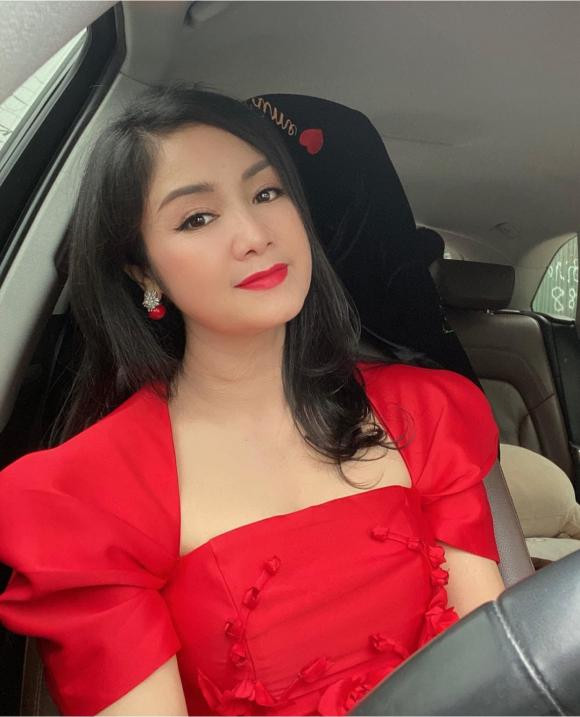 Ảnh mới siêu xinh của nghệ sĩ Thu Hà "Hướng dương ngược nắng" - Hình 9 Anh moi sieu xinh cua nghe si Thu Ha