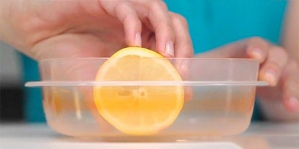 Dùng nước nóng để rửa chảo dầu mỡ tưởng đúng hóa hóa ra là sai - Hình 3 Dung nuoc nong de rua chao dau mo tuong dung hoa hoa ra la sai-Hinh-3