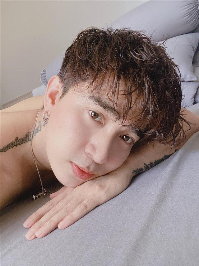 Tình tin đồn của Ninh Dương Lan Ngọc bị chê "hình xăm dơ" - Hình 4 Tinh tin don cua Ninh Duong Lan Ngoc bi che