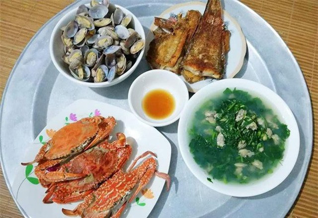 Chồng đưa 40 nghìn thách vợ đi chợ nấu được 3 món tươm tất ảnh 1 Chồng đưa 40 nghìn thách vợ đi chợ nấu được 3 món tươm tất ảnh 1