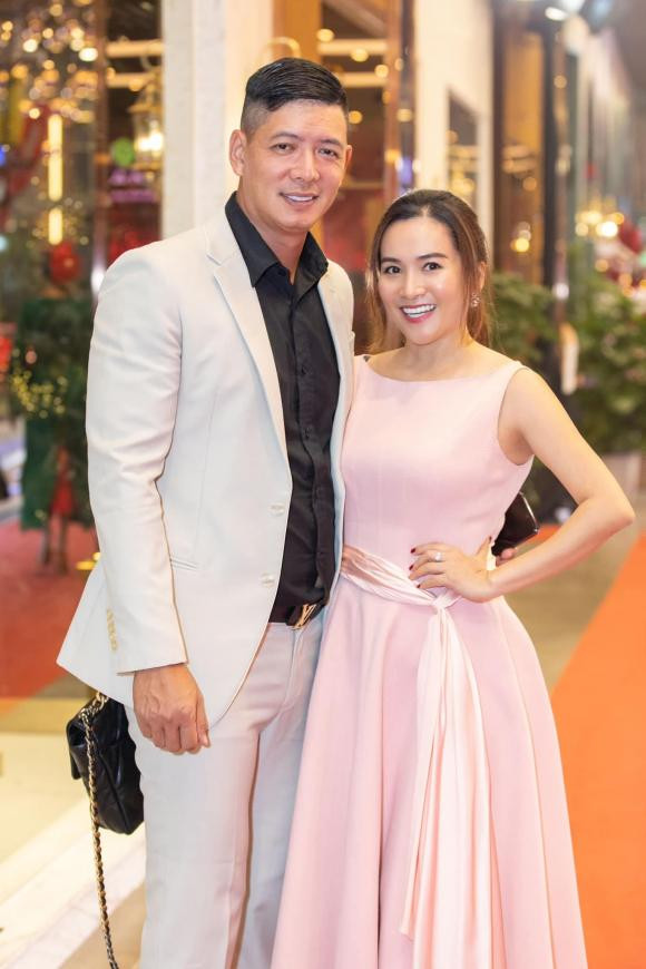 Bà xã Bình Minh tiết lộ "tình cảm sứt mẻ" với chồng vì lý do này - Hình 9 Ba xa Binh Minh tiet lo