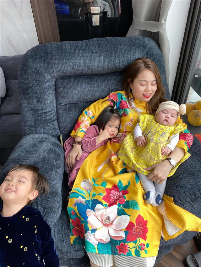 Ngoại hình đáng yêu của con gái thứ 5 nhà Hằng Túi - Hình 2 Ngoai hinh dang yeu cua con gai thu 5 nha Hang Tui-Hinh-2