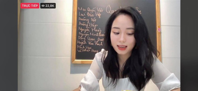 Cô giáo Minh Thu đình đám MXH lộ nhan sắc thật qua ảnh tag Co giao Minh Thu dinh dam MXH lo nhan sac that qua anh tag