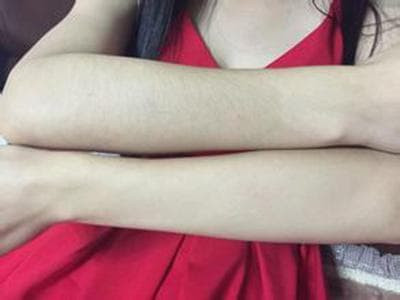 Tại sao có phụ nữ lông dày trên cơ thể, nhưng một số lại rất ít? - Hình 3 Tai sao co phu nu long day tren co the, nhung mot so lai rat it?-Hinh-3