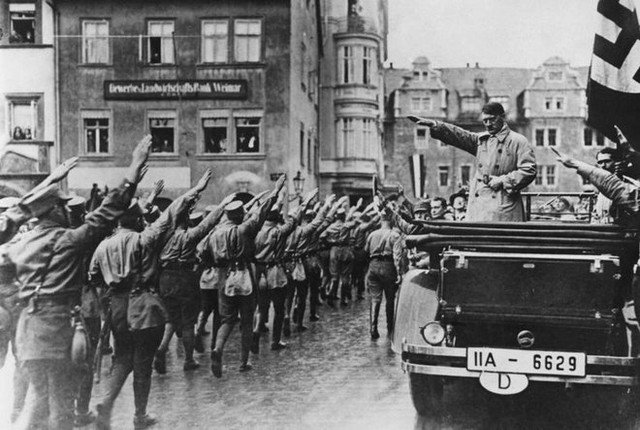Trùm phát xít Adolf Hitler và những vận may có một không hai Trum phat xit Adolf Hitler va nhung van may co mot khong hai