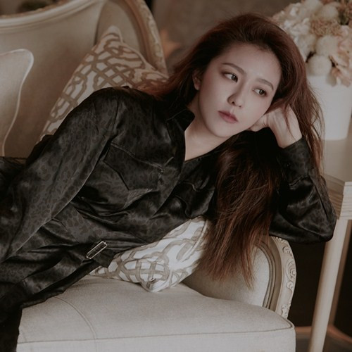 Nữ thần Đài Loan khiến fan tan chảy với ảnh chụp trên giường - Hình 6 Nu than Dai Loan khien fan tan chay voi anh chup tren giuong-Hinh-6