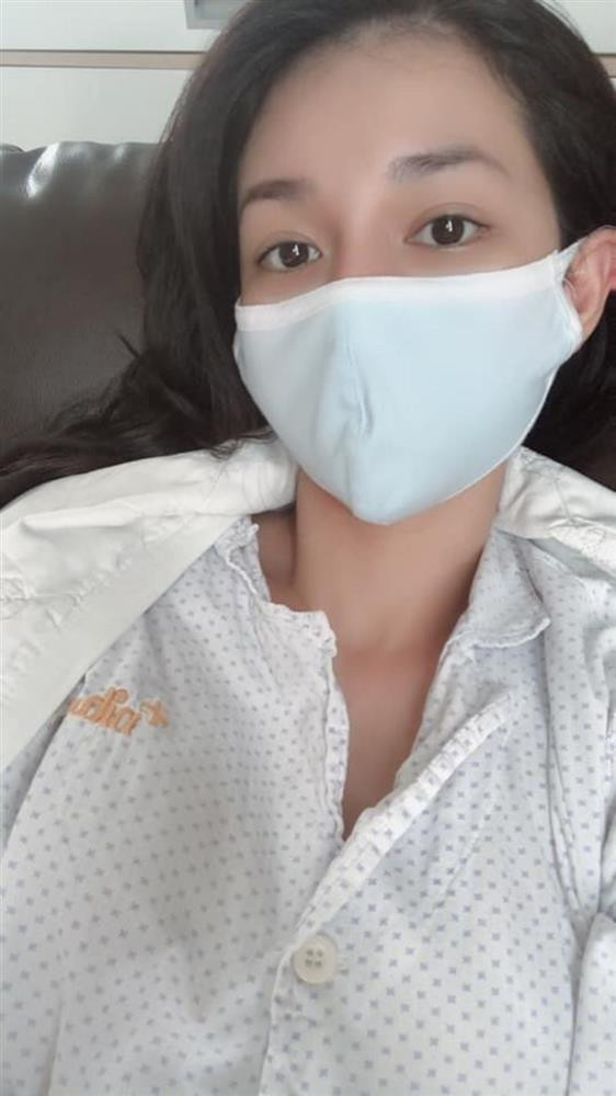 MC Quỳnh Chi khoe "phụ kiện sẹo" sau phẫu thuật ung thư tuyến giáp - Hình 3 MC Quynh Chi khoe