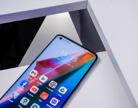 Xuất hiện smartphone với cụm camera 1 tỉ màu - Hình 2 Xuat hien smartphone voi cum camera 1 ti mau-Hinh-2