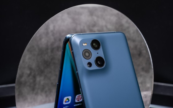 Xuất hiện smartphone với cụm camera 1 tỉ màu Xuat hien smartphone voi cum camera 1 ti mau