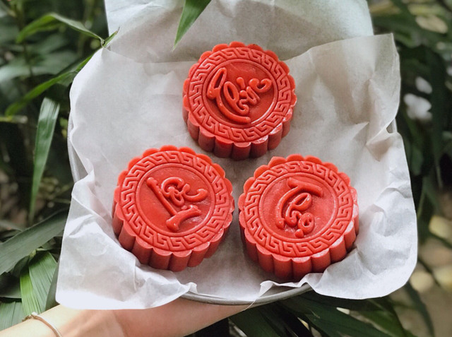 Giới trẻ tự làm bánh Trung thu khi ở nhà giãn cách - Hình 6 Gioi tre tu lam banh Trung thu khi o nha gian cach-Hinh-6